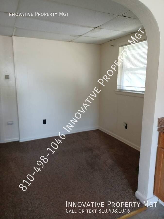 103 E 3rd St #4 - Photo 4 of 19
