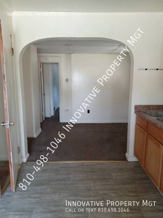 103 E 3rd St #4 - Photo 6 of 19