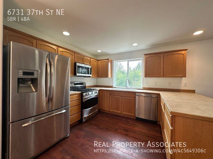 6731 37th St Ne - Photo 5 of 29