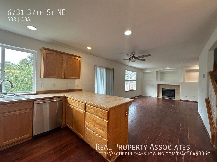 6731 37th St Ne - Photo 7 of 29