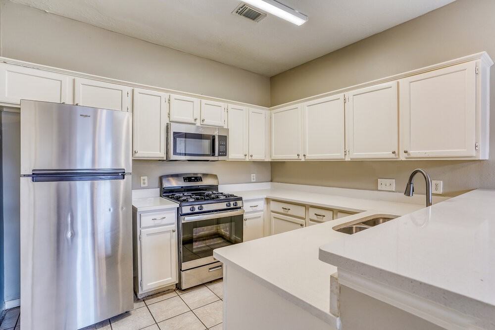 6615 Bluebottle Ln - Photo 6 of 16