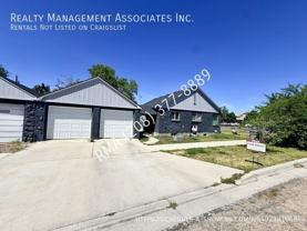 123 S Holly St #B - Photo 1 of 1
