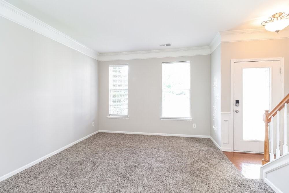 5721 Verrazano Dr - Photo 6 of 17
