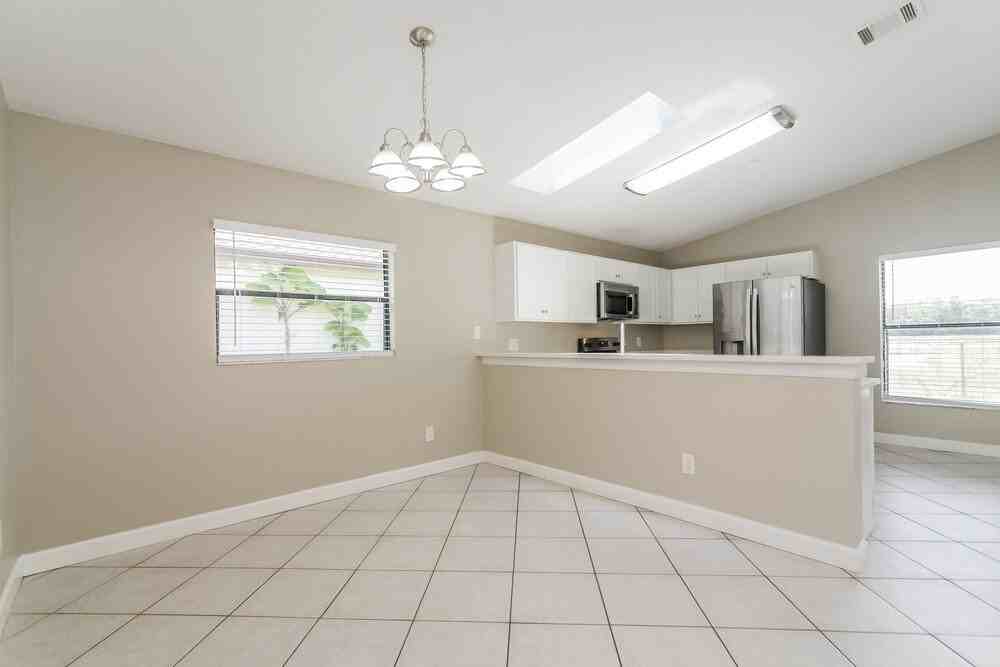 3422 Burlington Dr - Photo 7 of 16
