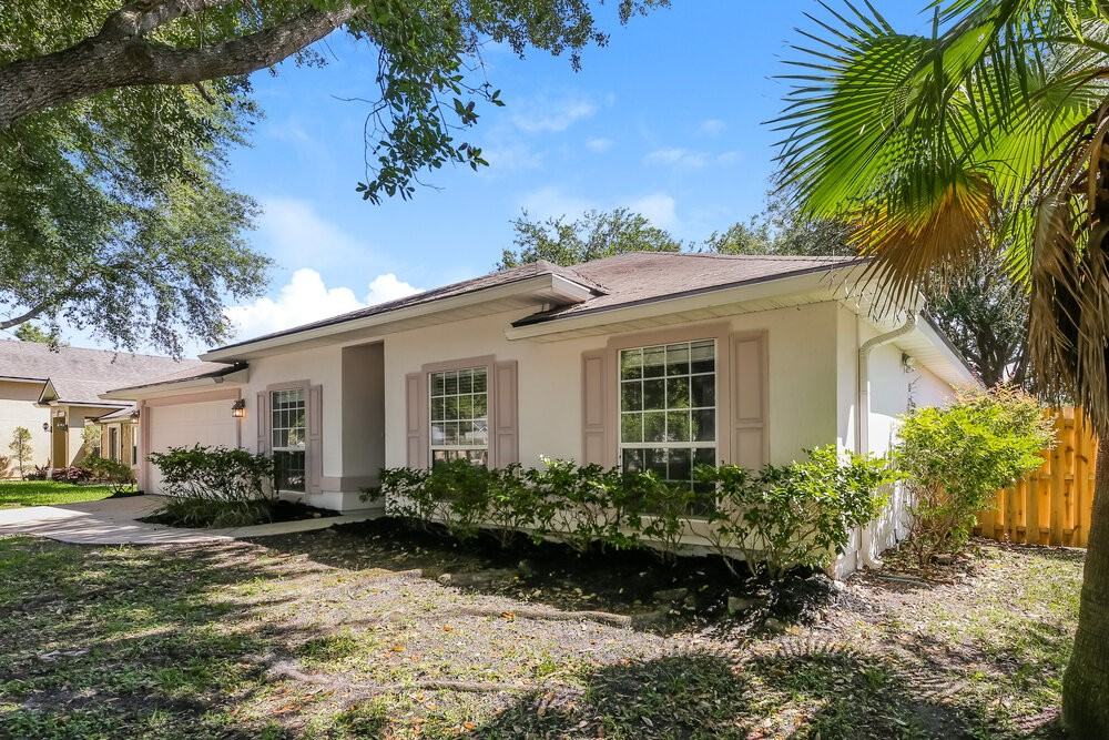 1336 Marsh Grass Ct - Photo 3 of 16