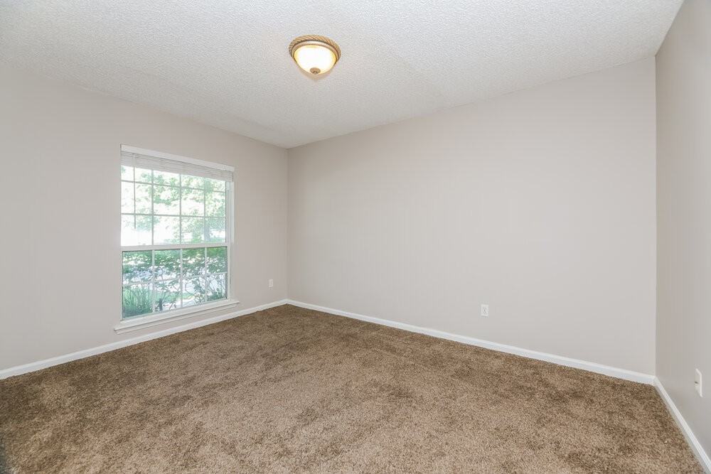 1336 Marsh Grass Ct - Photo 4 of 16