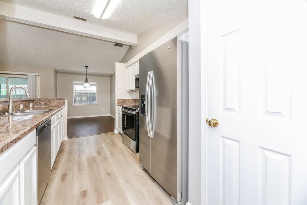 1336 Marsh Grass Ct - Photo 7 of 16