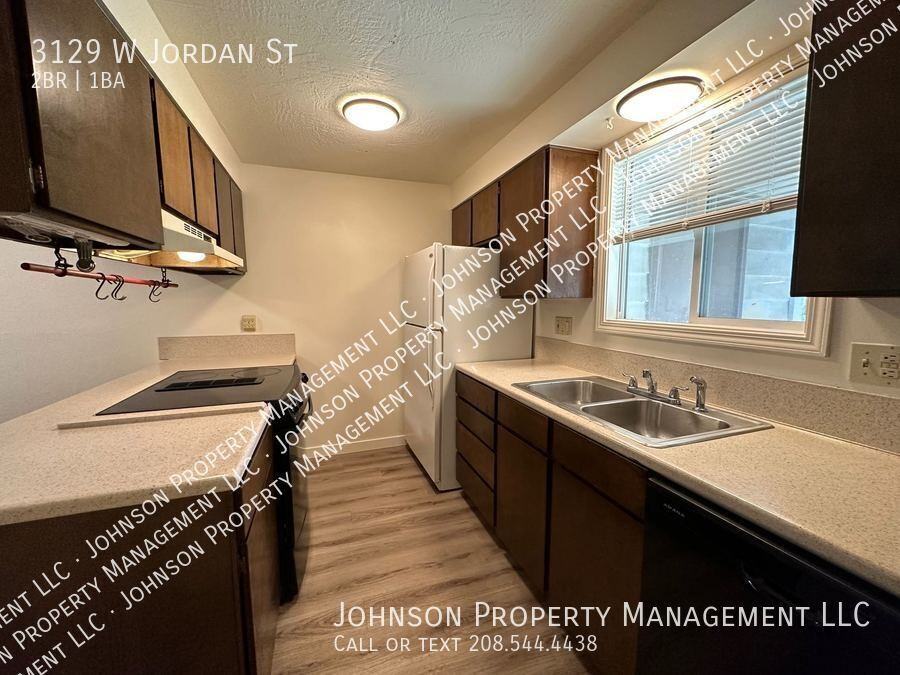 3129 W Jordan St - Photo 2 of 11