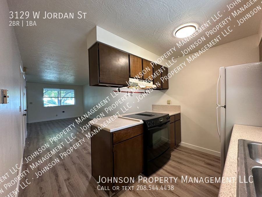 3129 W Jordan St - Photo 4 of 11