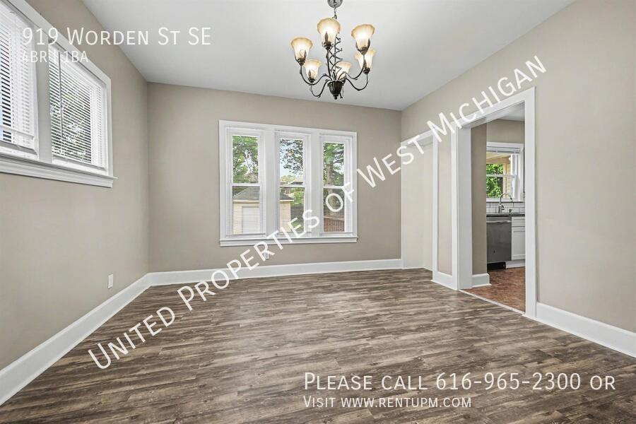 919 Worden St Se - Photo 4 of 21