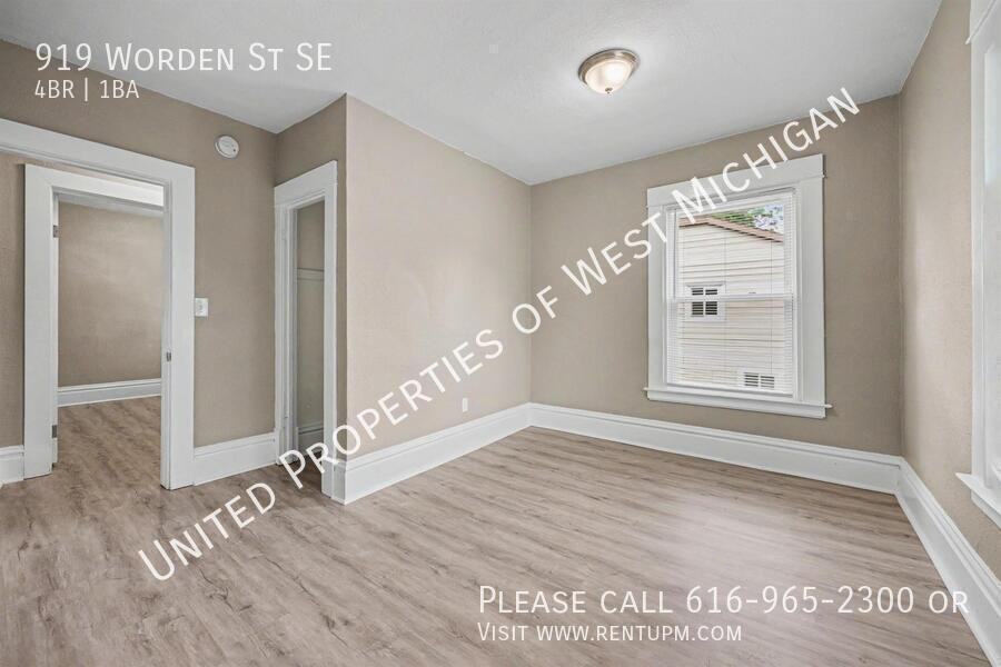 919 Worden St Se - Photo 7 of 21