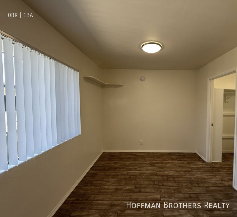 15632 Leadwell St #13 - Photo 5 of 10