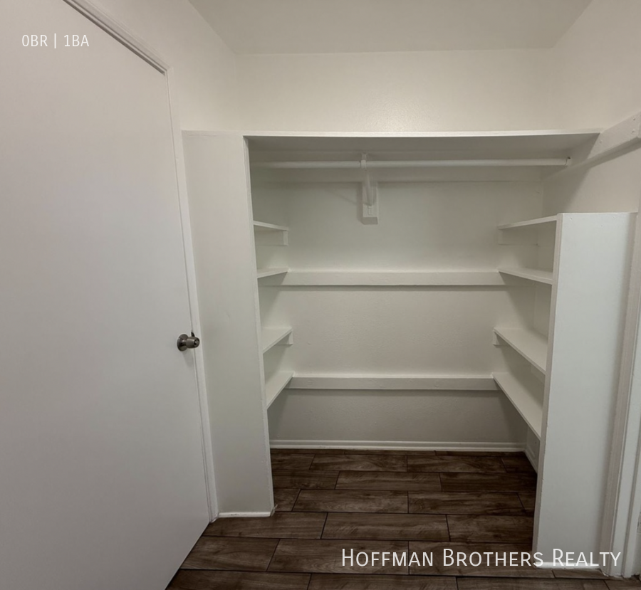 15632 Leadwell St #13 - Photo 7 of 10