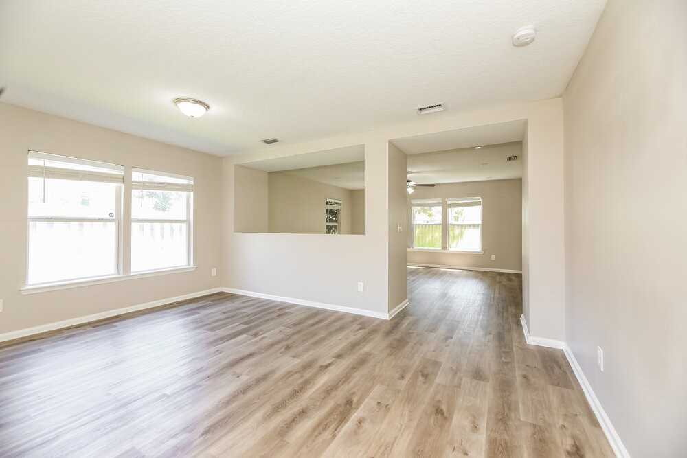 12290 Lawson Creek Dr - Photo 5 of 17