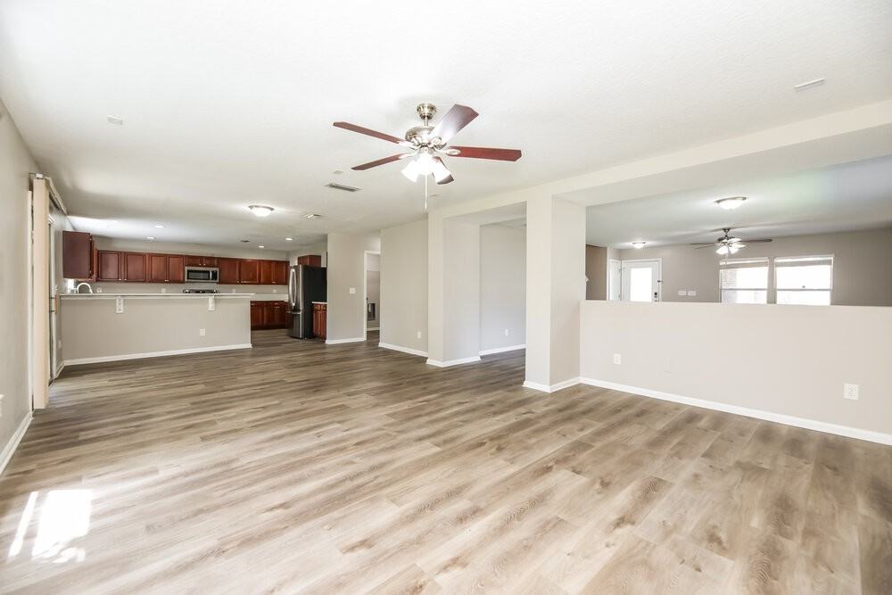 12290 Lawson Creek Dr - Photo 7 of 17