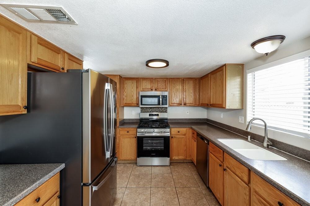 5775 Canyon Oak Cir - Photo 7 of 16
