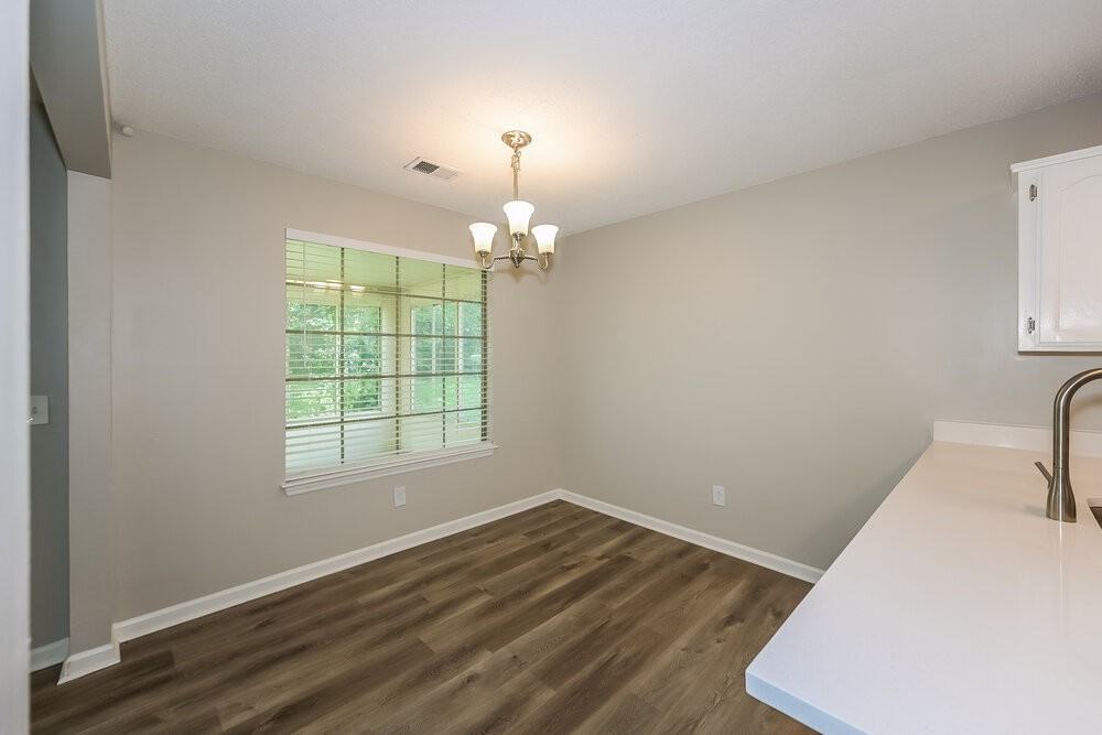 309 Cedar Park Cir - Photo 7 of 17