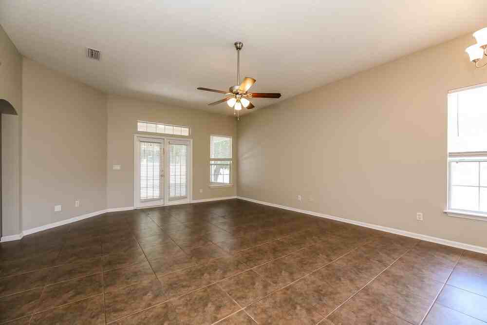 741 Indigo Run Dr - Photo 5 of 17