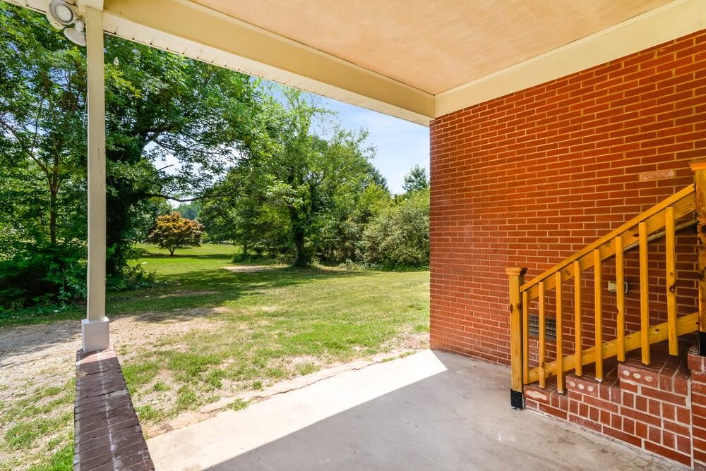 3304 Sunset Rd - Photo 3 of 16
