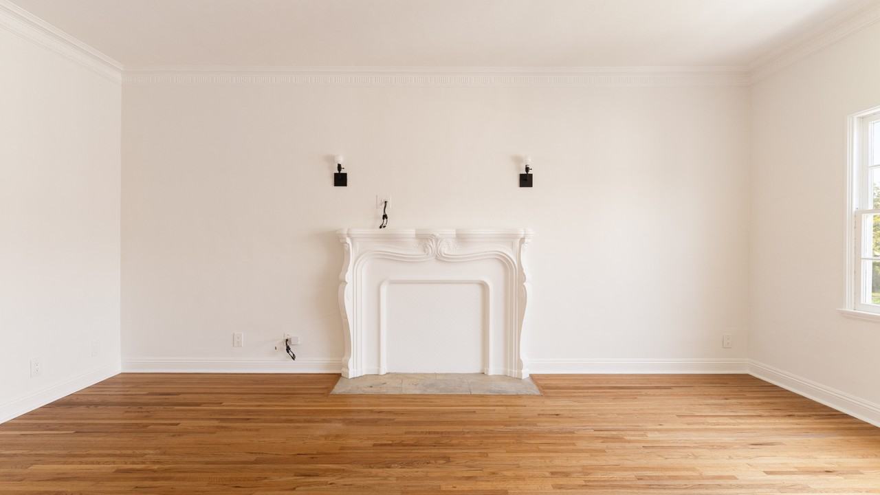 1056 S Genesee Ave #4 - Photo 2 of 16