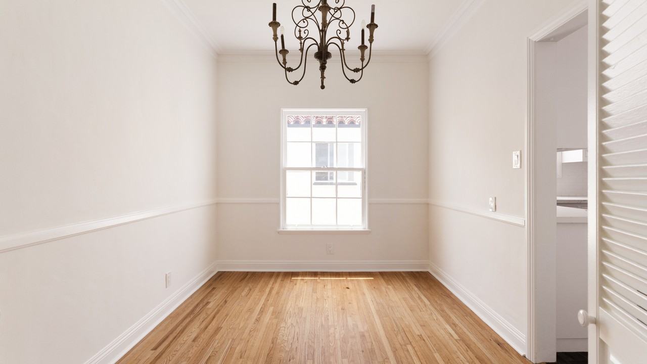 1056 S Genesee Ave #4 - Photo 4 of 16