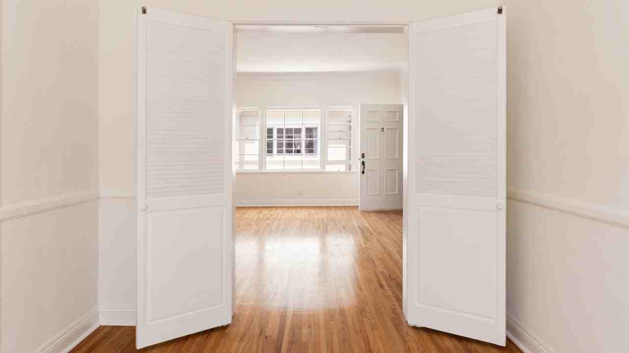 1056 S Genesee Ave #4 - Photo 5 of 16