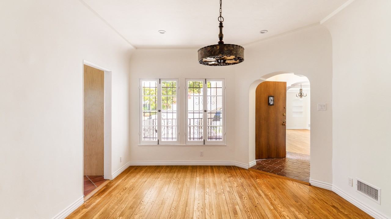 1063 S Genesee Ave - Photo 6 of 21