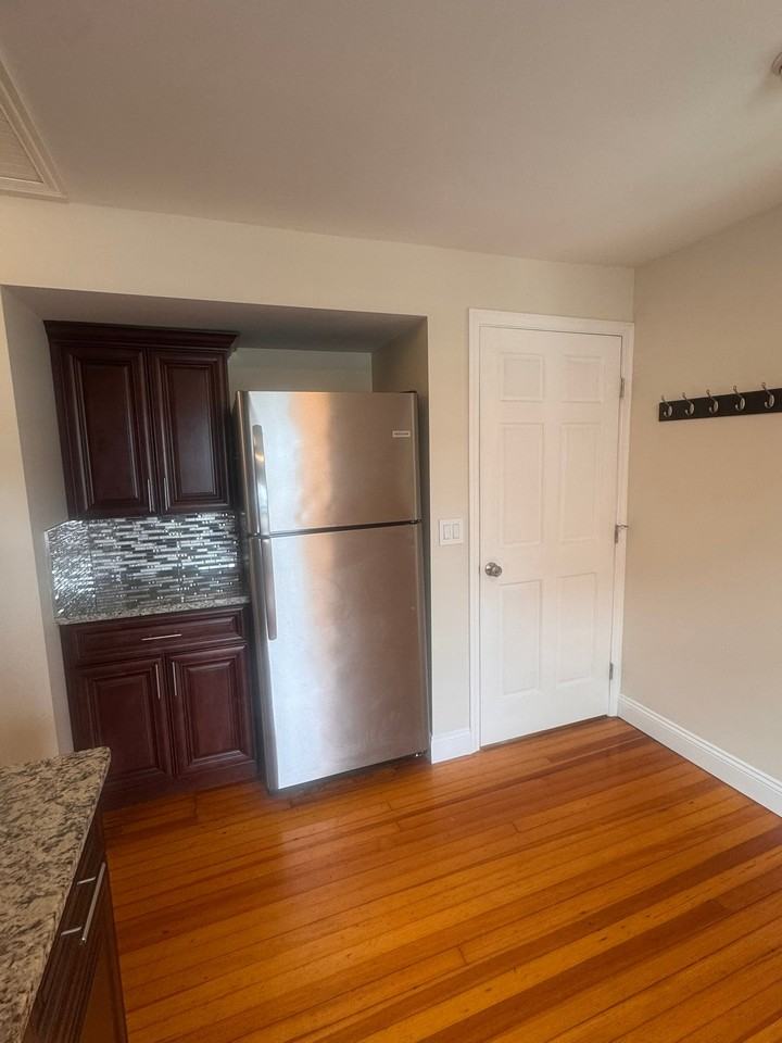 39 Case Ave #2 - Photo 3 of 10
