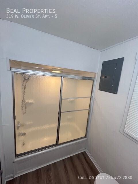 319 W Oliver St #5 - Photo 5 of 14