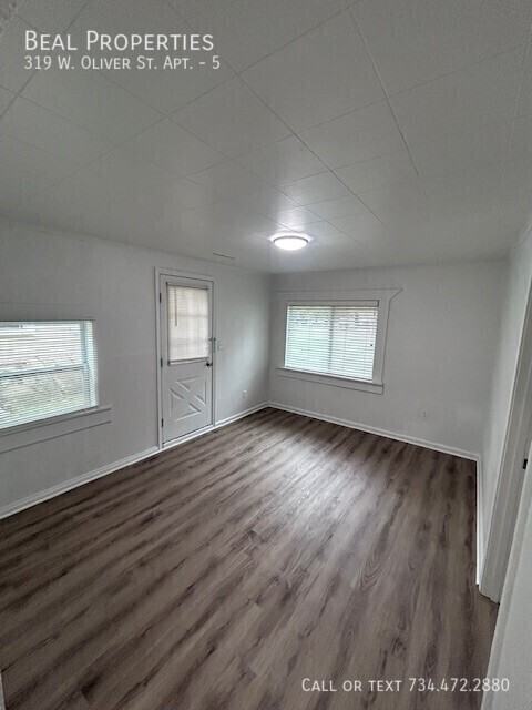 319 W Oliver St #5 - Photo 6 of 14