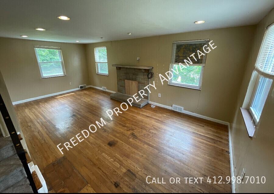 11843 Joan Dr - Photo 2 of 9