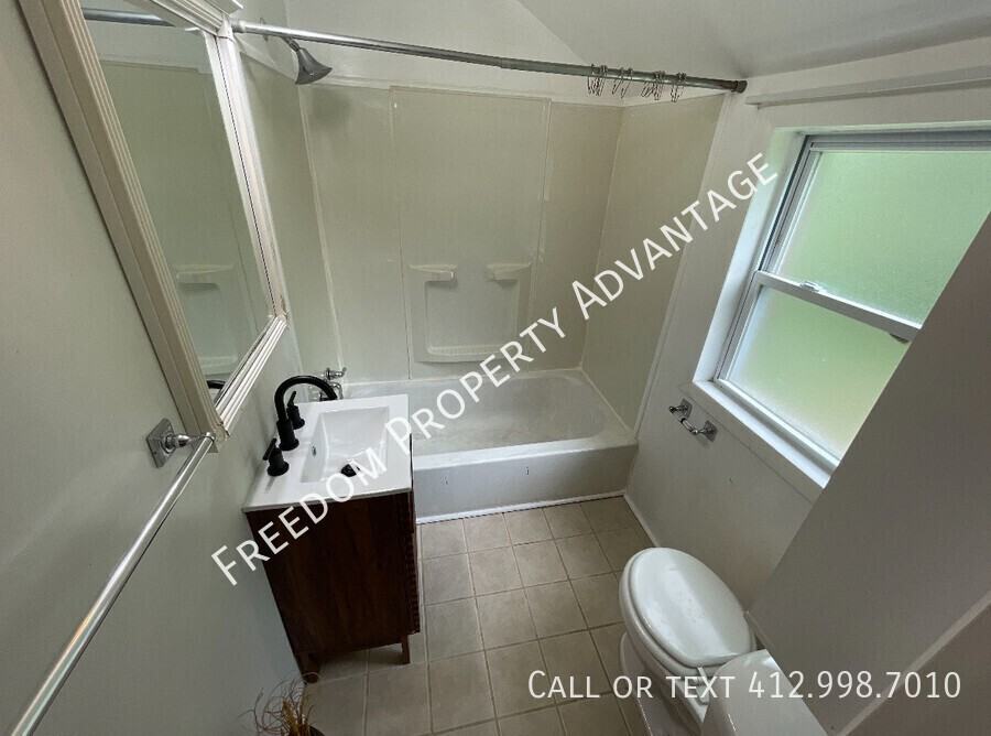 11843 Joan Dr - Photo 4 of 9