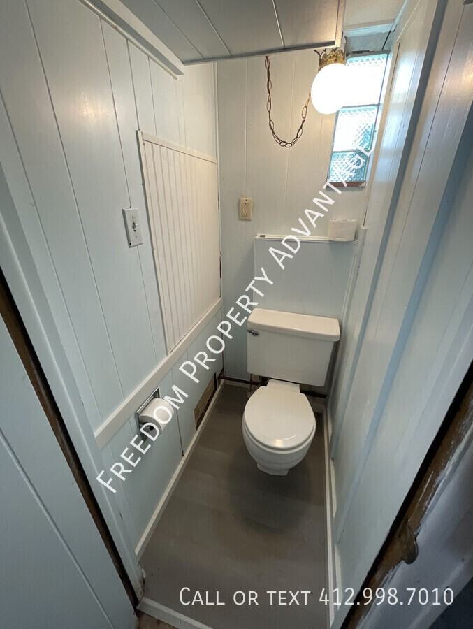 11843 Joan Dr - Photo 5 of 9