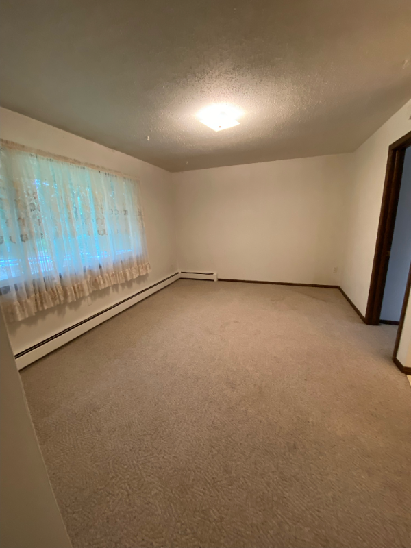 2430 Holly St S - Photo 4 of 9
