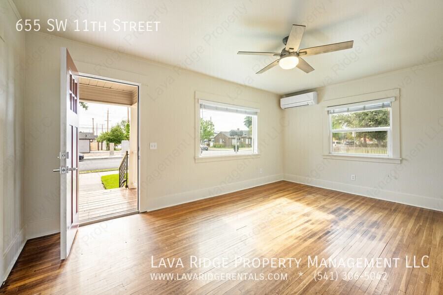 655 Sw 11th St - Photo 3 of 22
