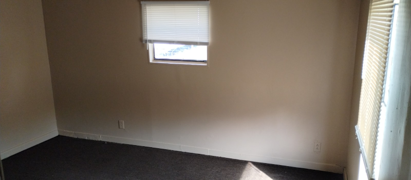 128 Se Guinevere Ct - Photo 4 of 10