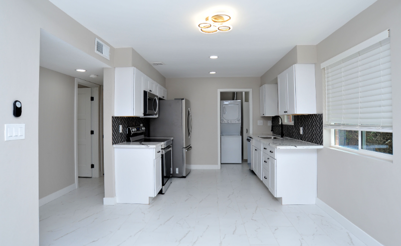 3224 E 1st St #A - Photo 6 of 19
