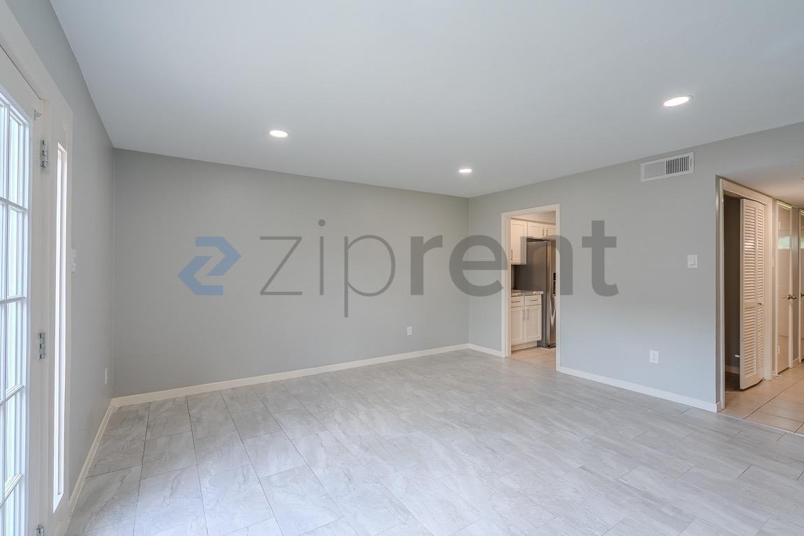 10349 Longmont Dr - Photo 6 of 29