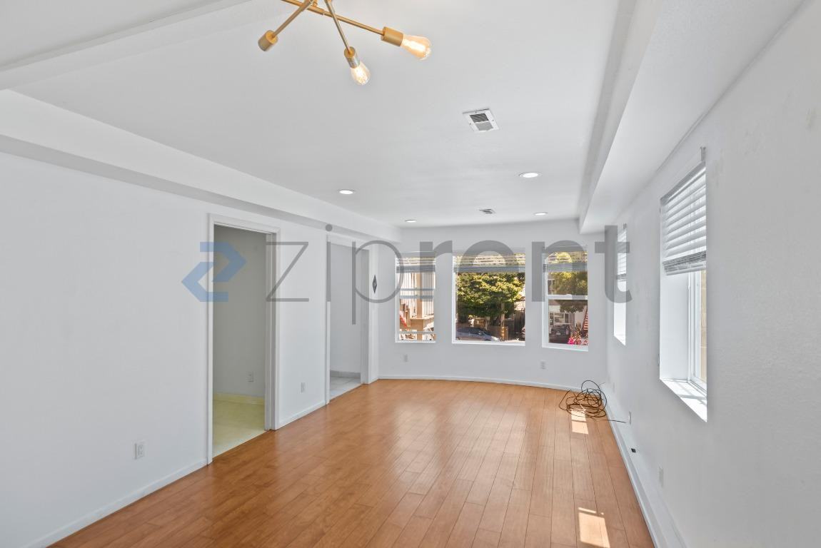 3123 Harrison St - Photo 5 of 22