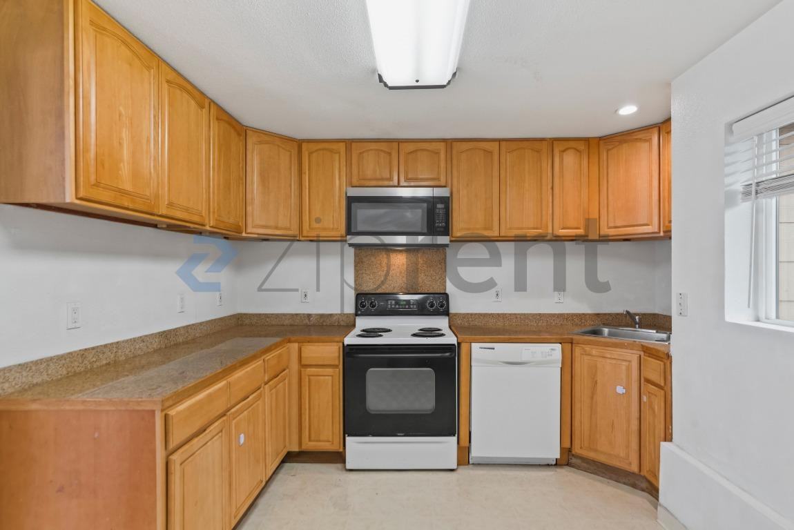 3123 Harrison St - Photo 7 of 22