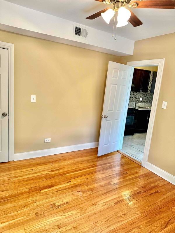 1144 W 84th St #FL1 - Photo 5 of 8