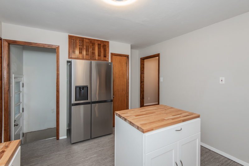 980 Saint Brendan Ln - Photo 3 of 42
