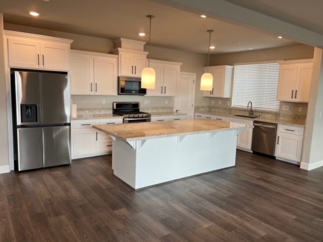 1001 Wadsworth Dr - Photo 4 of 20