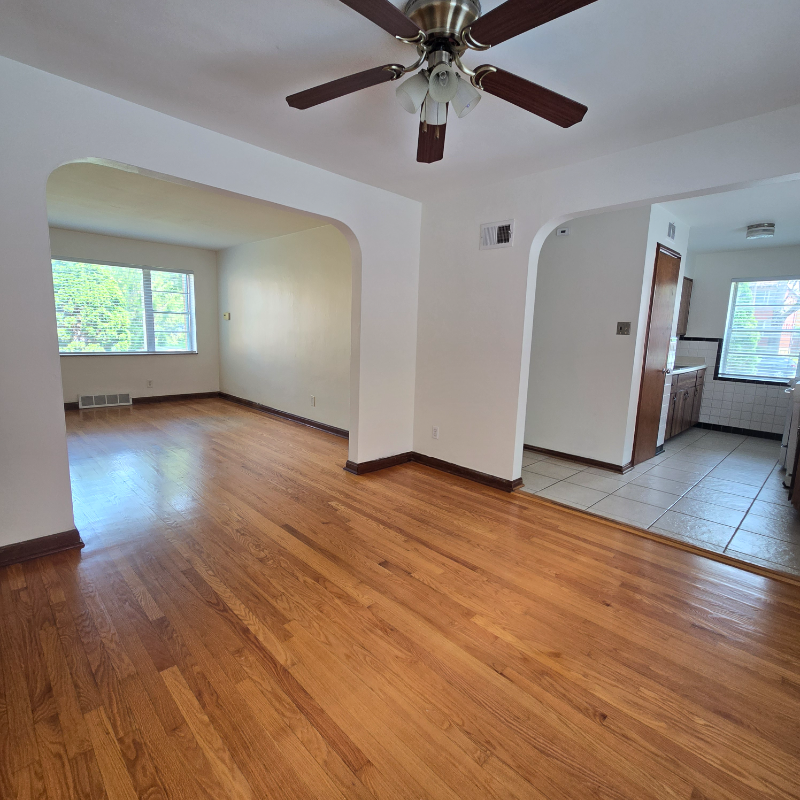 5301 Jamieson Ave #B - Photo 4 of 11