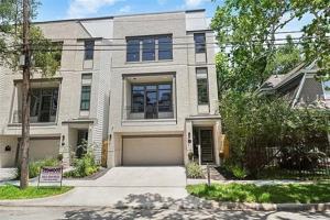 featured image of 414 Hyde Park Blvd