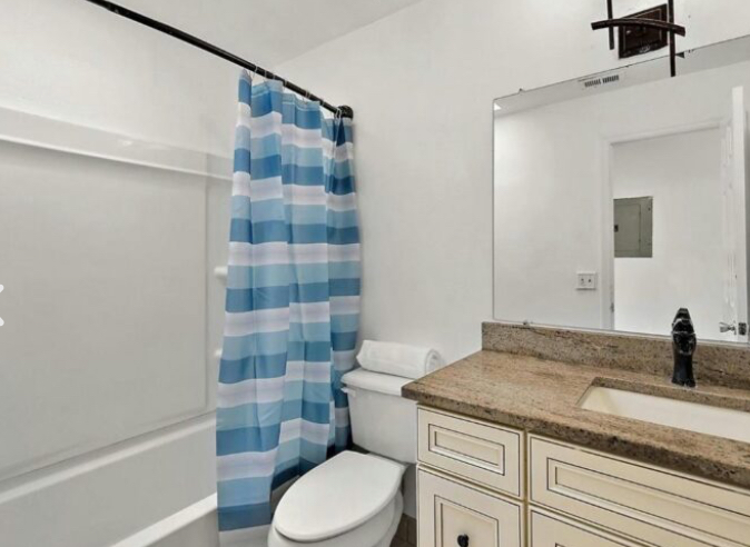 226 E Cedarwood Cir - Photo 2 of 7