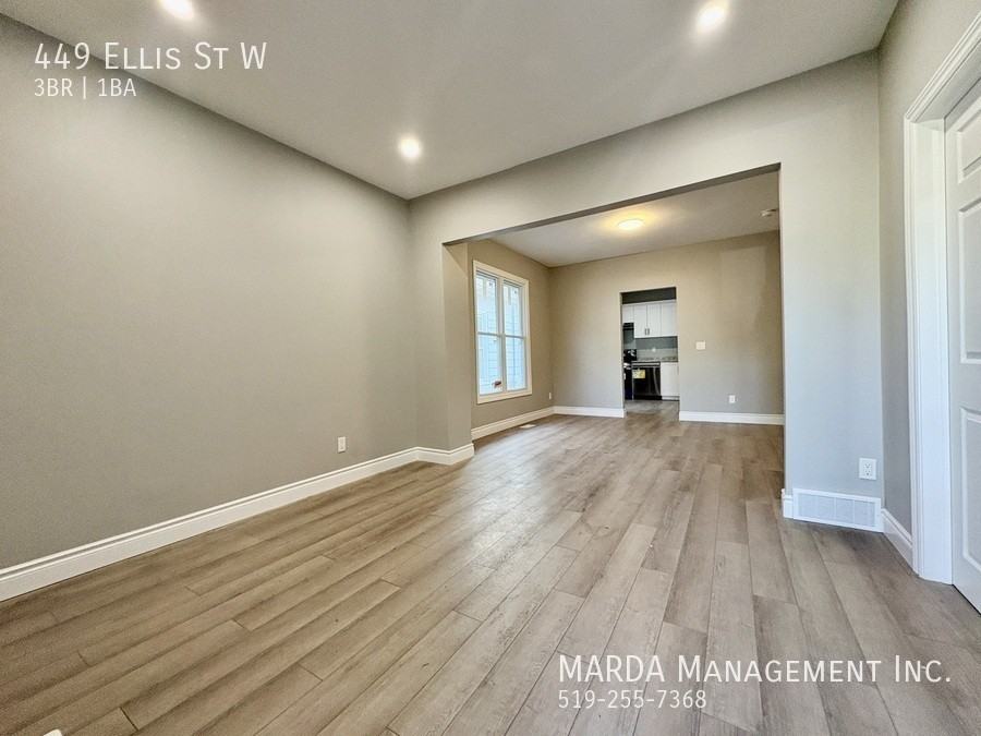 449 Ellis St W - Photo 2 of 27