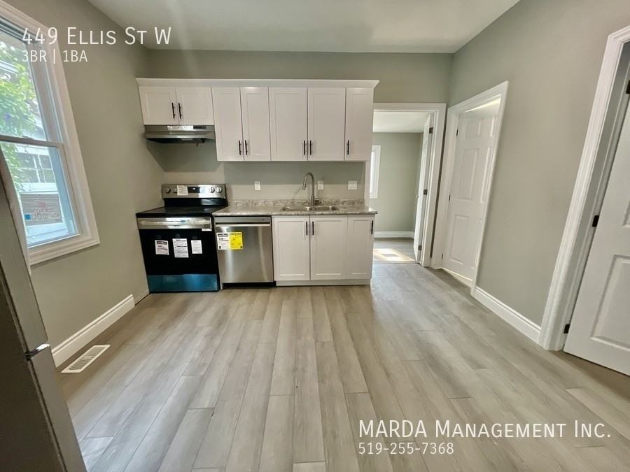 449 Ellis St W - Photo 5 of 27