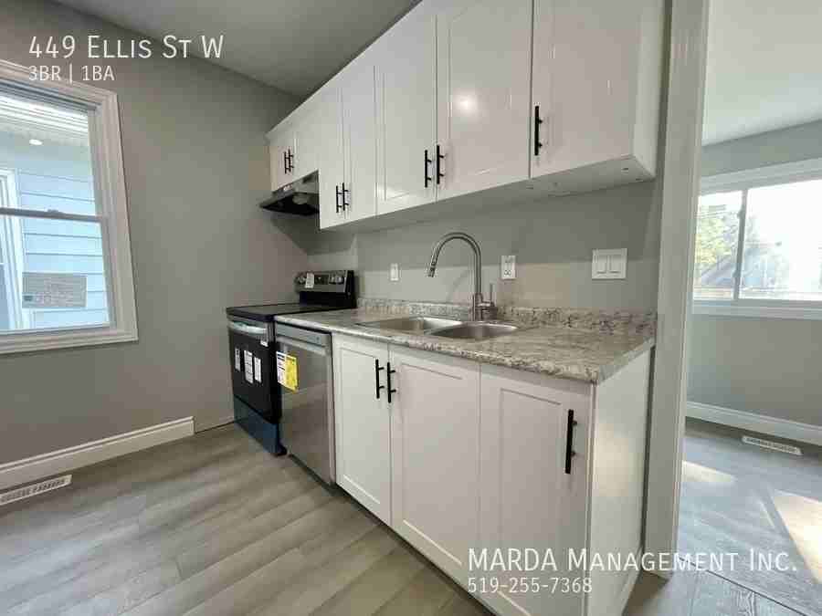449 Ellis St W - Photo 6 of 27