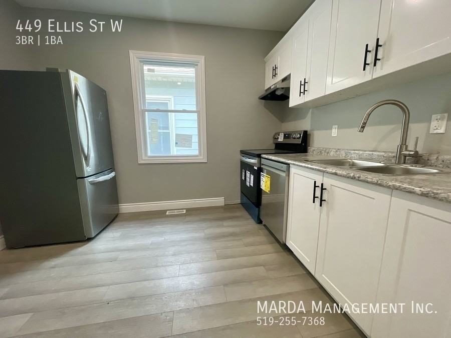 449 Ellis St W - Photo 7 of 27